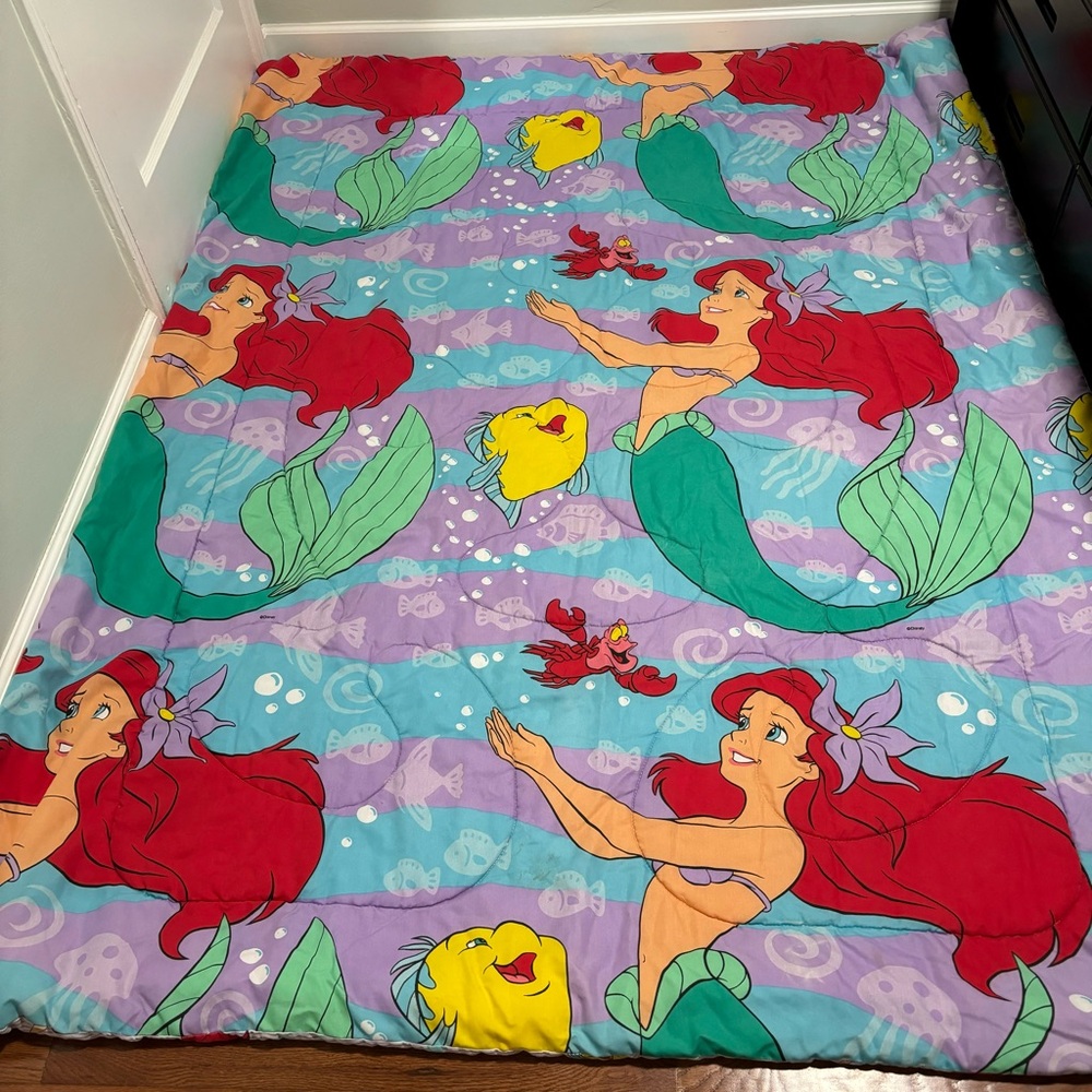 Vtg Disney's Little Mermaid Comforter Size Wide Twin Reversible Aprox. 62”Wx83”L